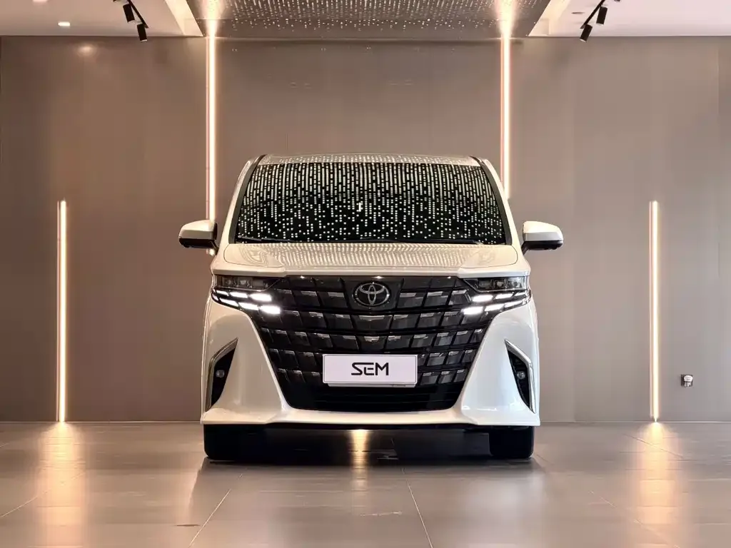 Toyota Alphard — фото 2