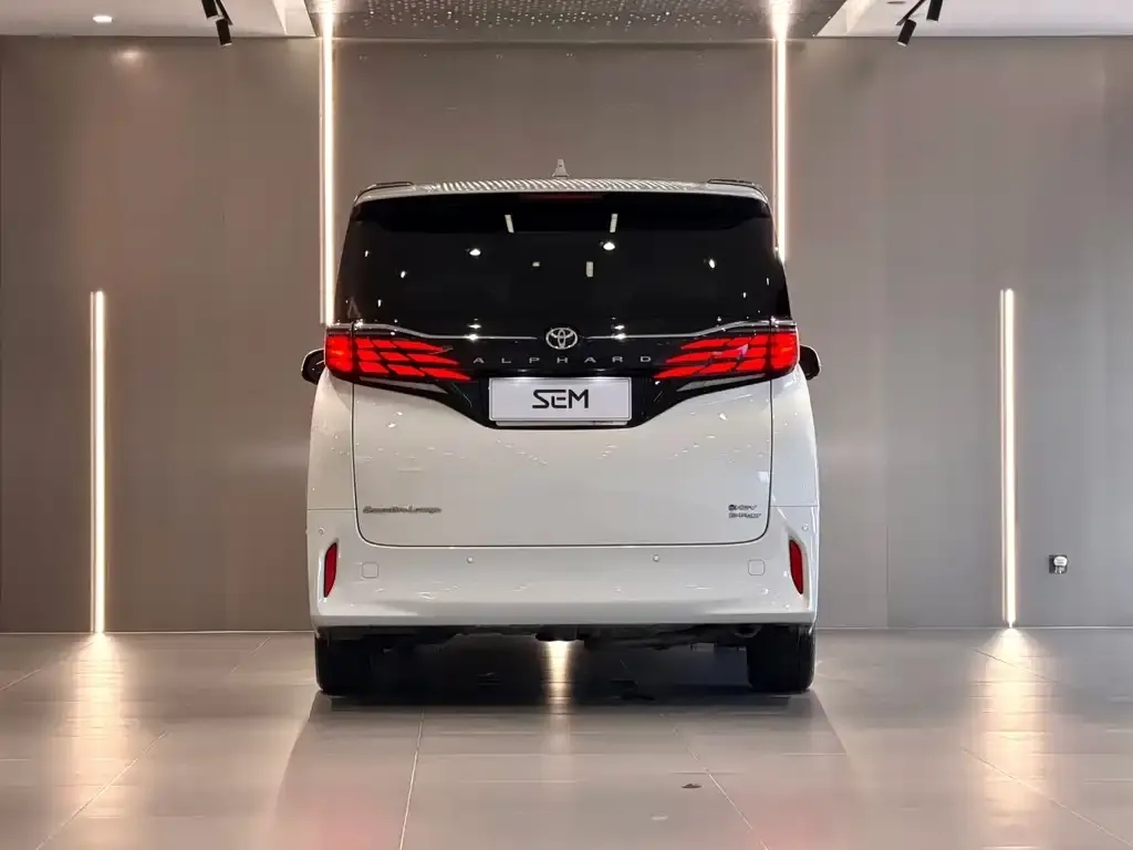 Toyota Alphard — фото 4