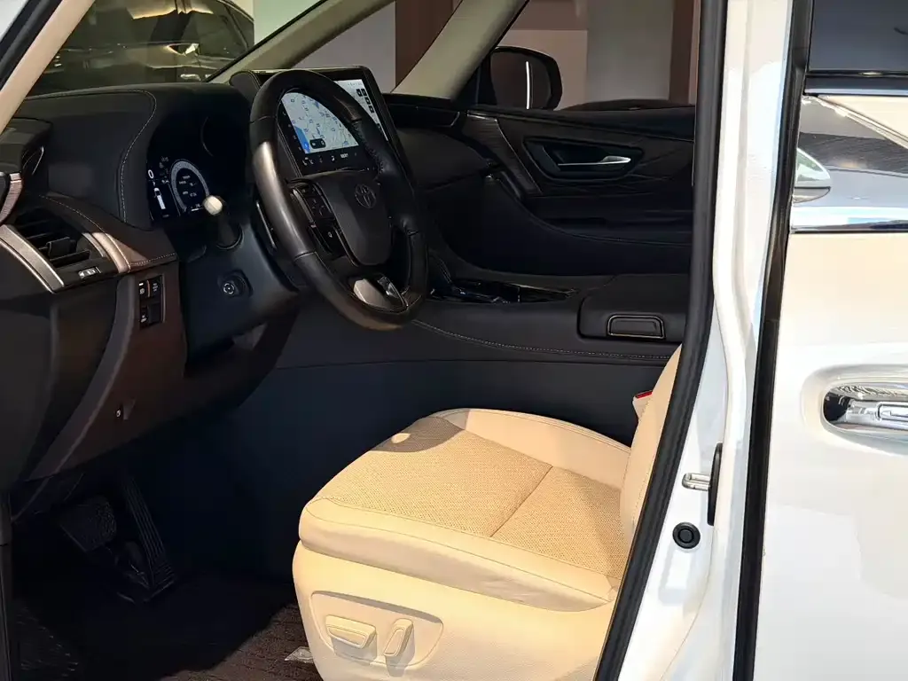 Toyota Alphard — фото 3