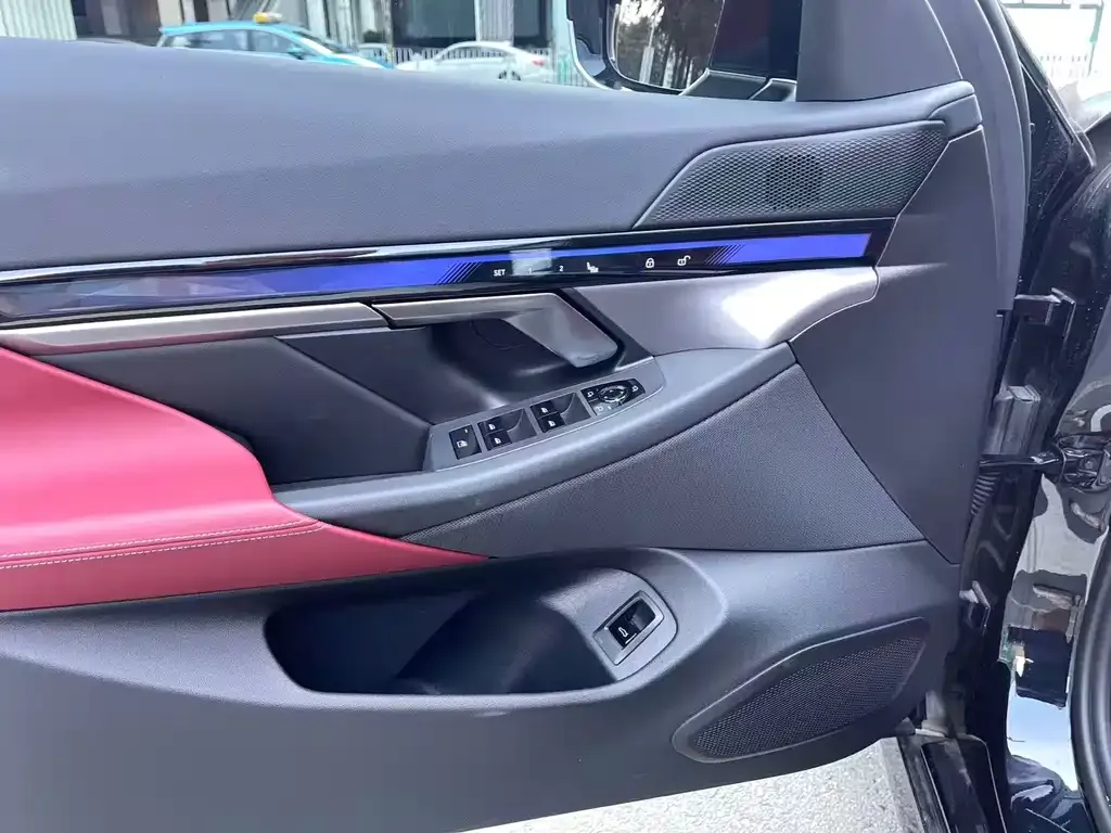 BMW i5 — фото 3