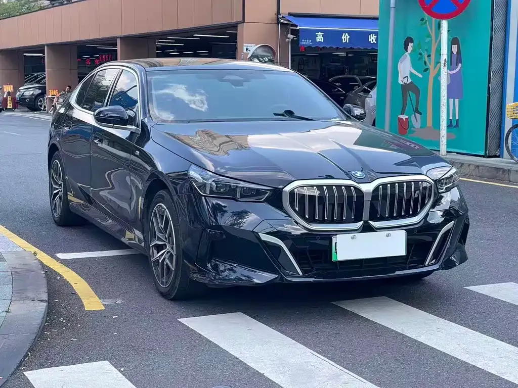 BMW i5 — фото 10