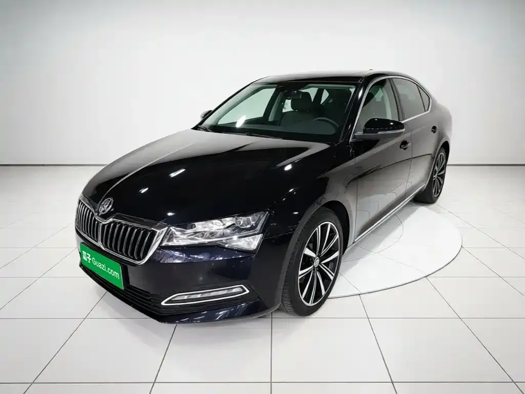 Skoda Superb — фото 1