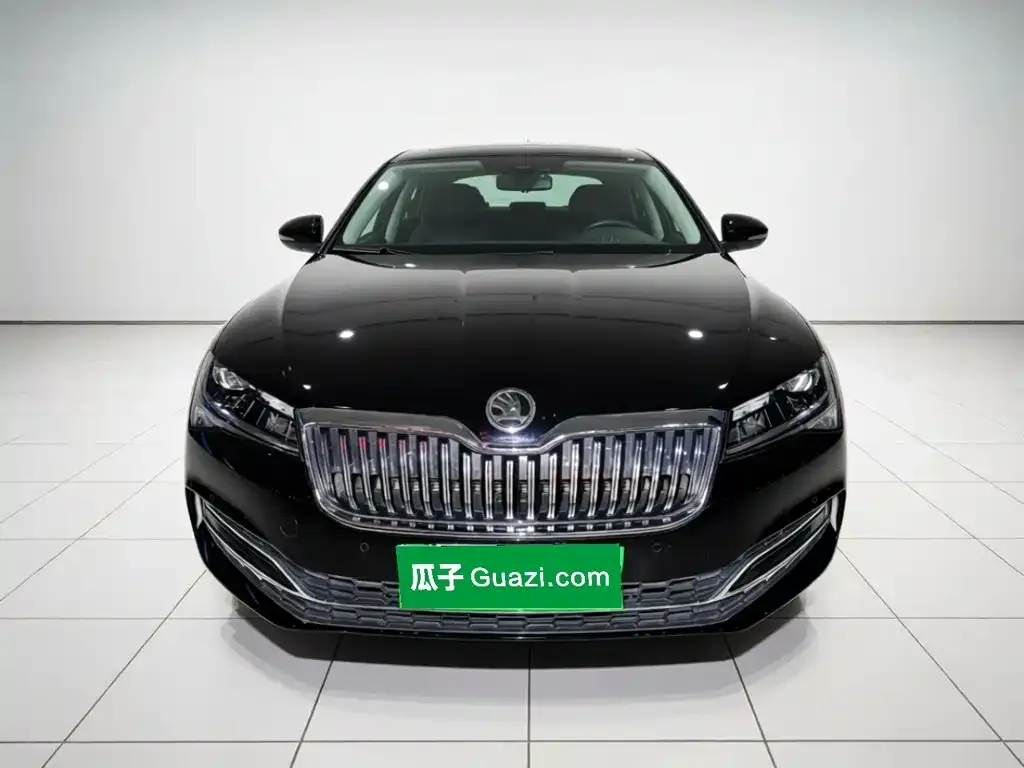 Skoda Superb — фото 9