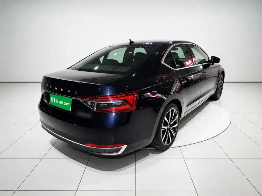 Skoda Superb — фото 6