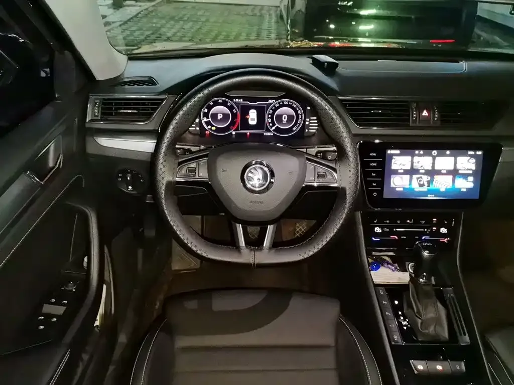 Skoda Superb — фото 5