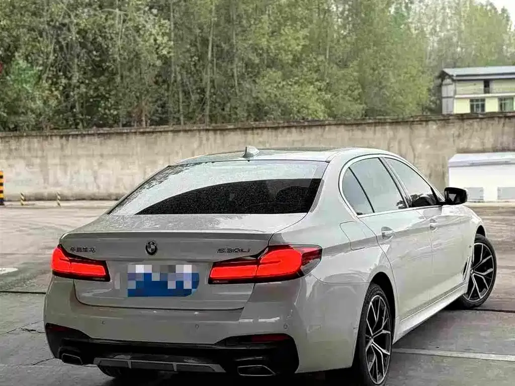 BMW 5 Series — фото 2