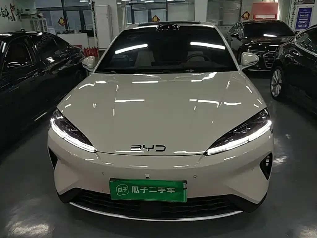 BYD Seal 07 DM-i — фото 9
