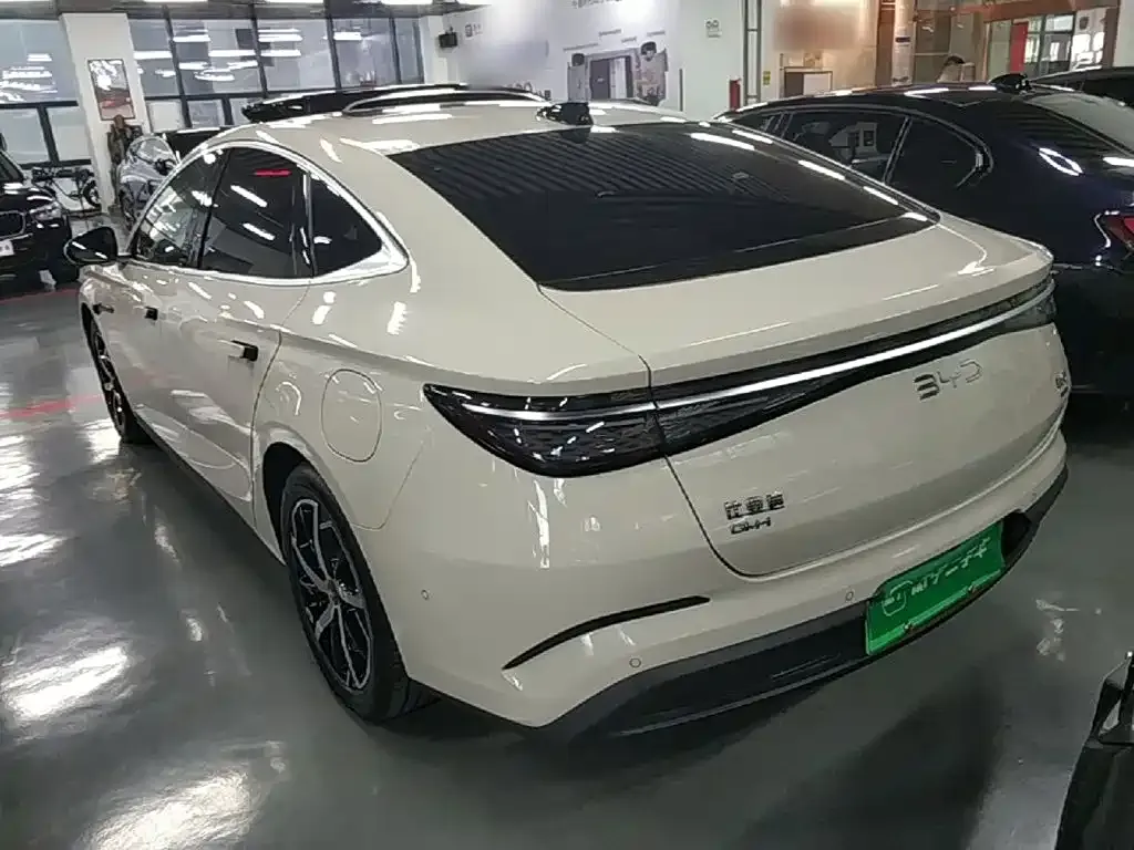 BYD Seal 07 DM-i — фото 10