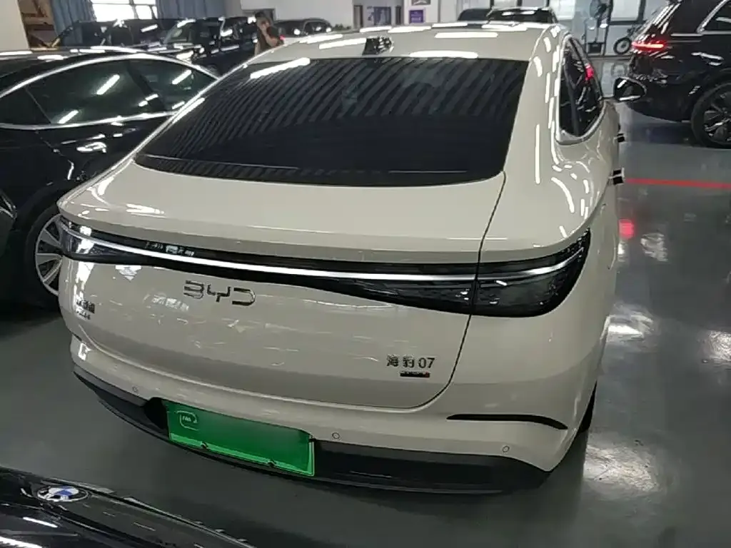 BYD Seal 07 DM-i — фото 5