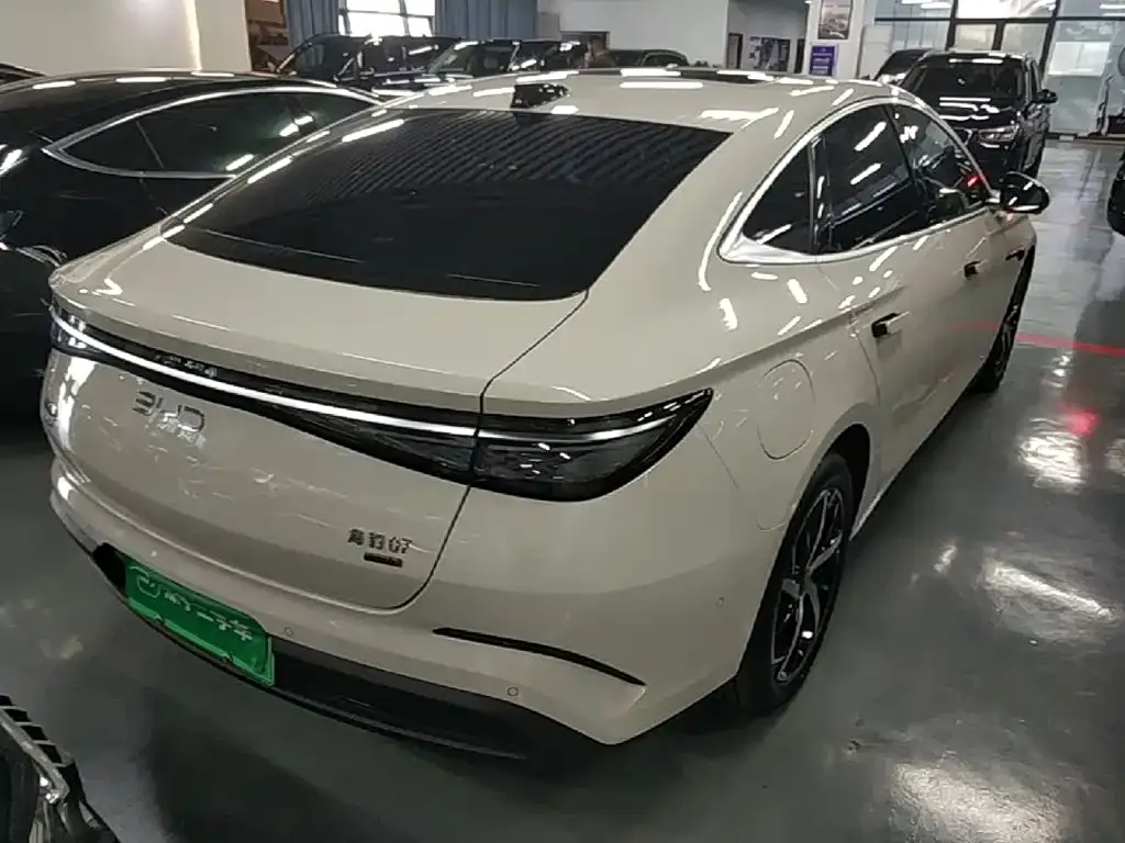BYD Seal 07 DM-i — фото 7