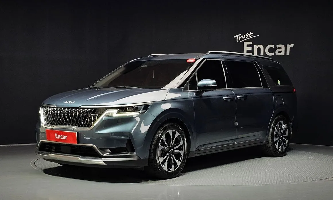 Kia Carnival — фото 1