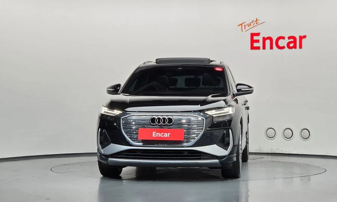 Audi Q4 e-tron — фото 4