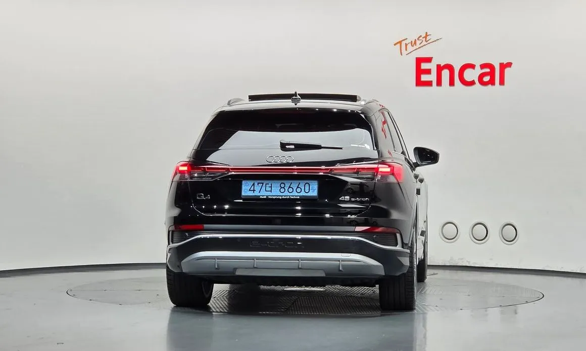 Audi Q4 e-tron — фото 2