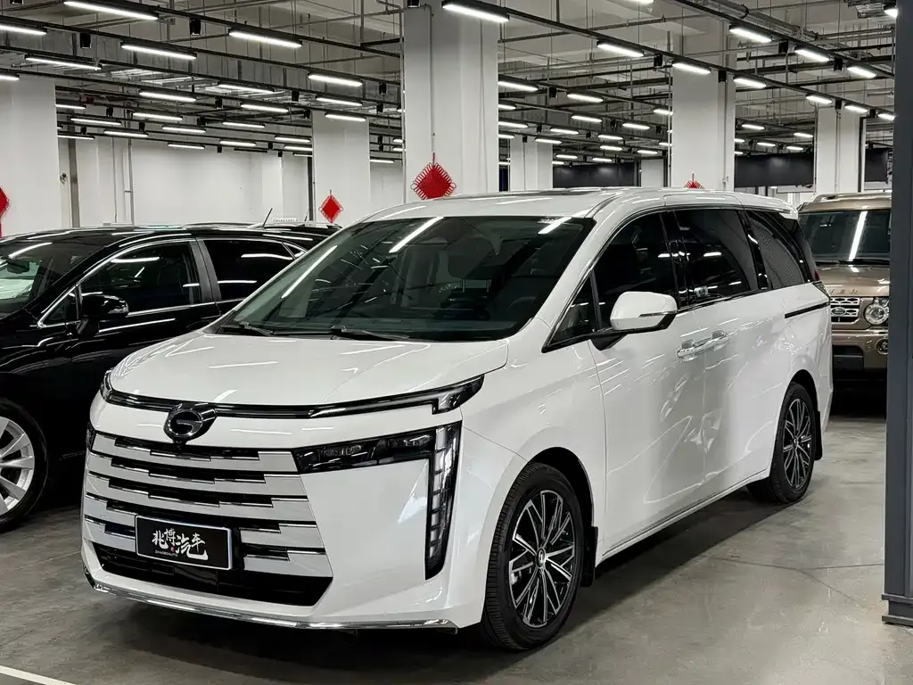 GAC Motor Trumpchi E8 — фото 1