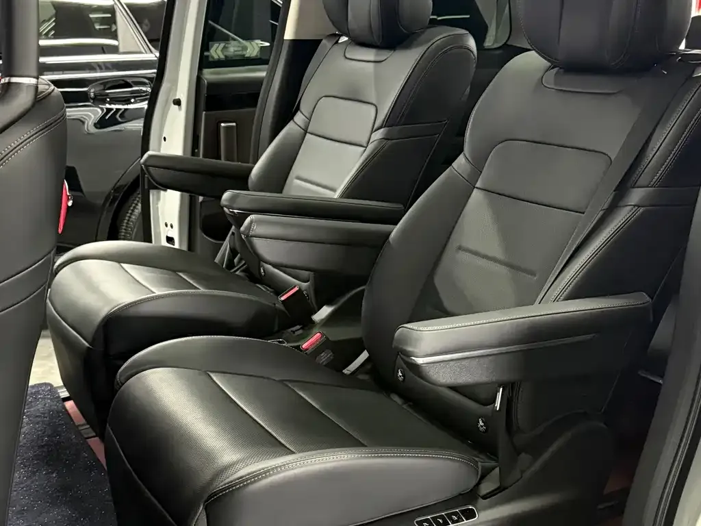 GAC Motor Trumpchi E8 — фото 7