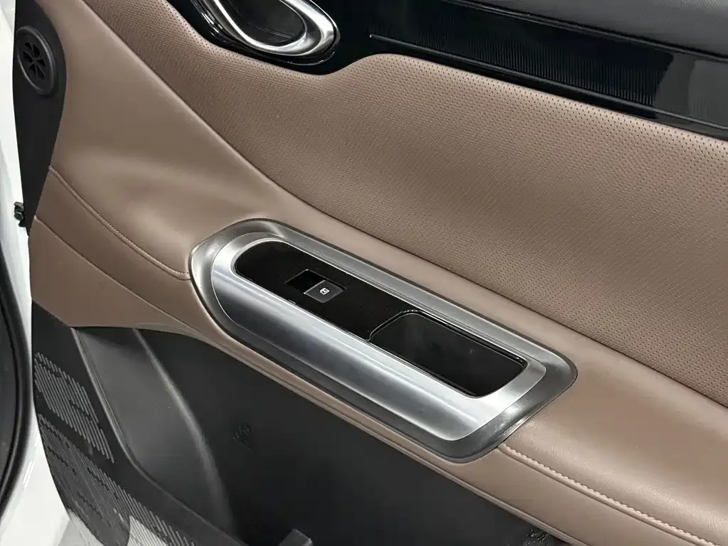 GAC Motor Trumpchi E8 — фото 3
