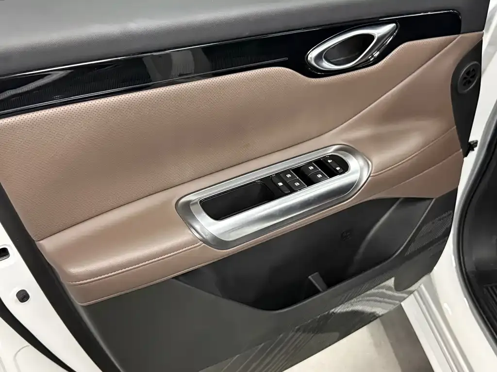 GAC Motor Trumpchi E8 — фото 2
