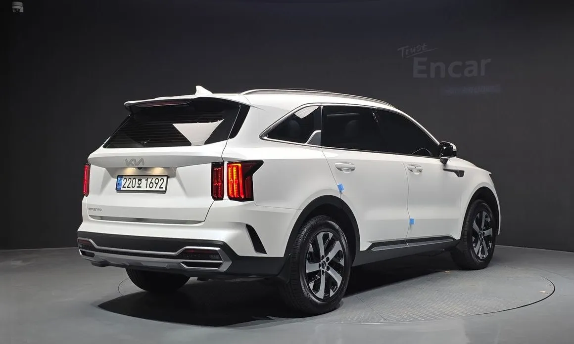 Kia Sorento — фото 6