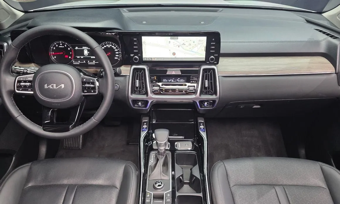 Kia Sorento — фото 10