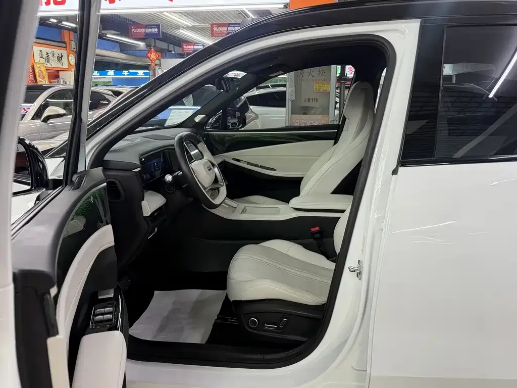 Geely Galaxy L7 — фото 9