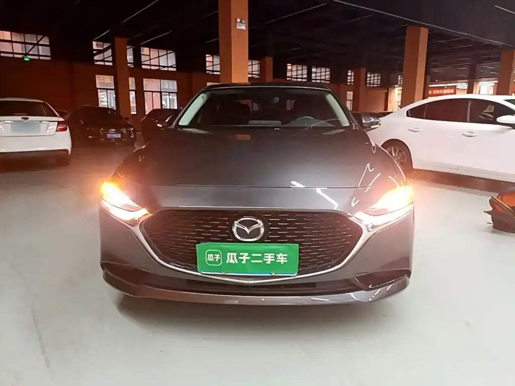 Mazda 3 Axela — фото 10