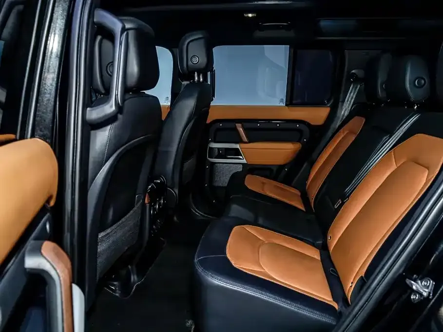 Land Rover Defender — фото 10