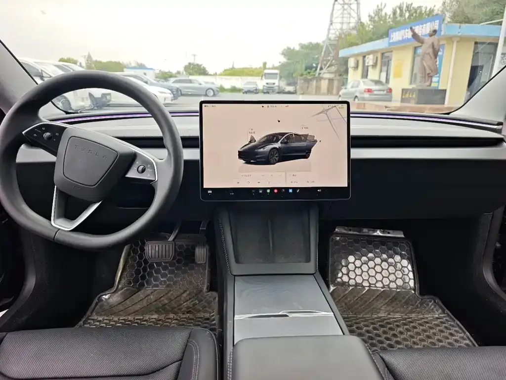 Tesla Model 3 — фото 3
