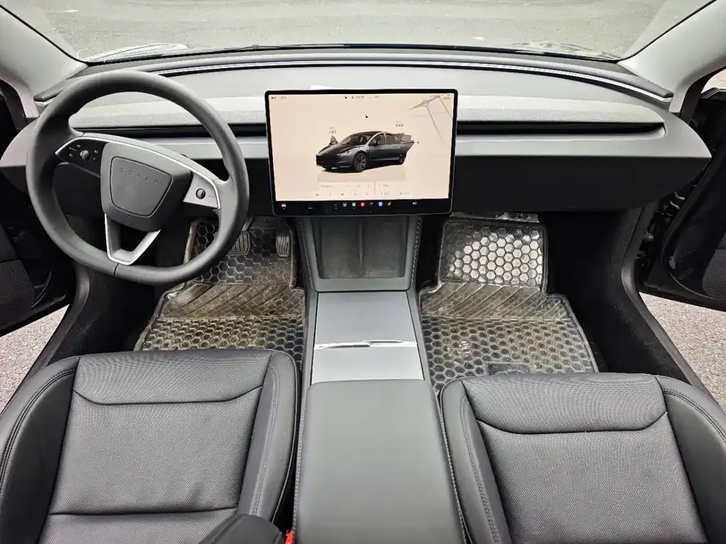 Tesla Model 3 — фото 8