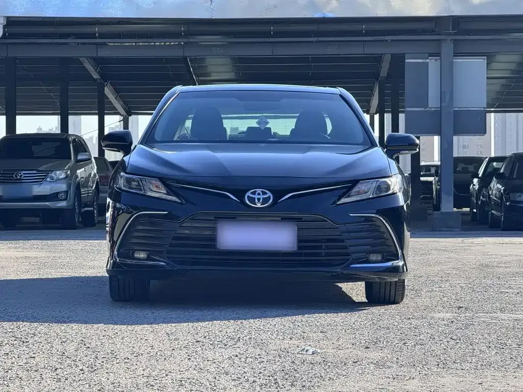 Toyota Camry — фото 8