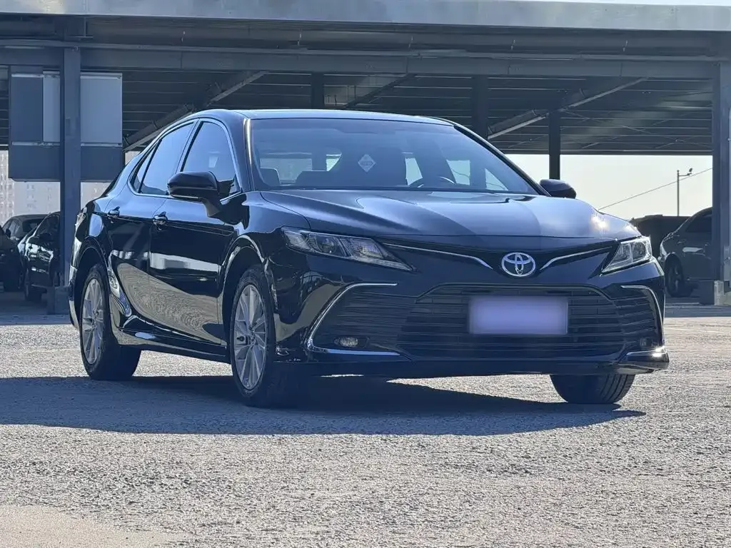 Toyota Camry — фото 7