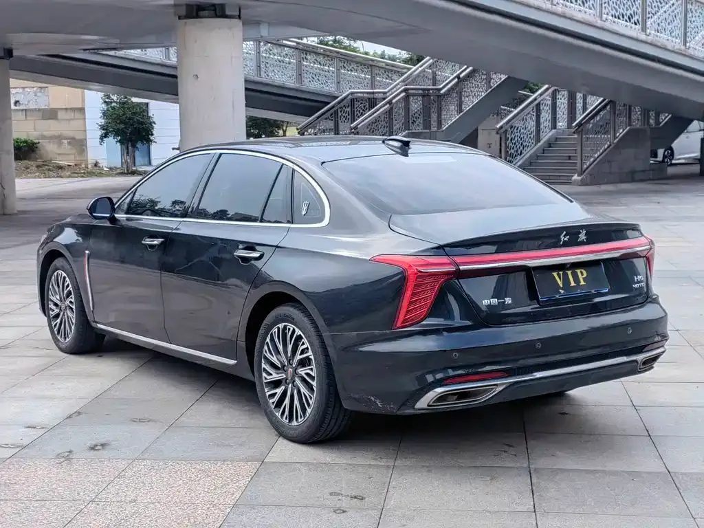 Hongqi H5 — фото 2