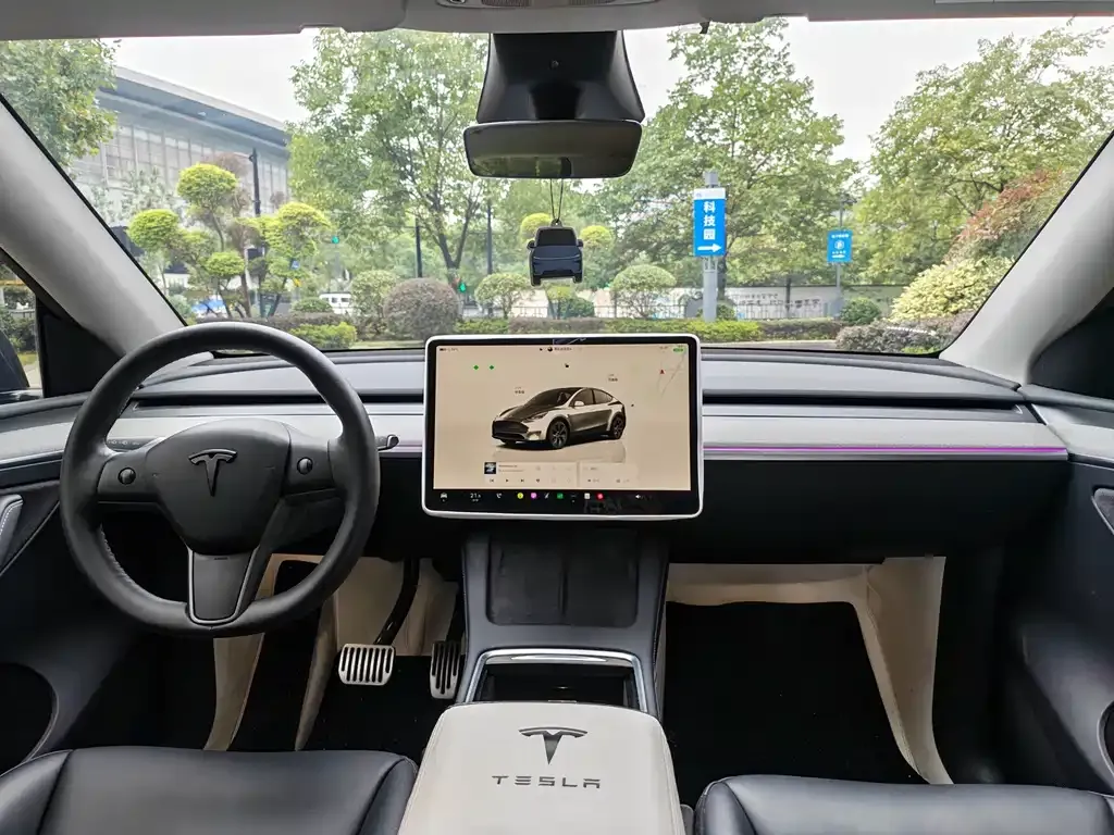 Tesla Model Y — фото 2