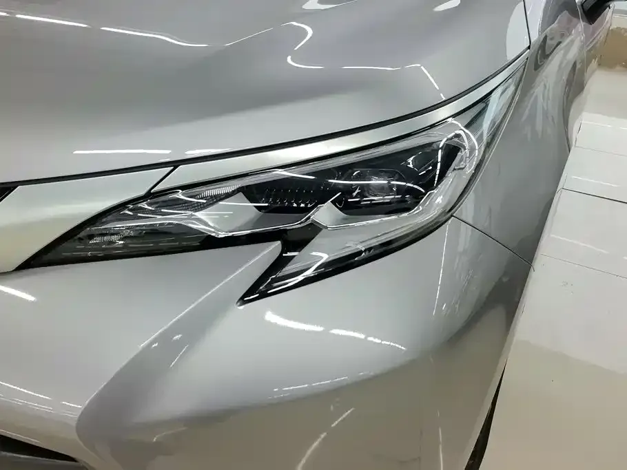 Toyota Sienna — фото 5