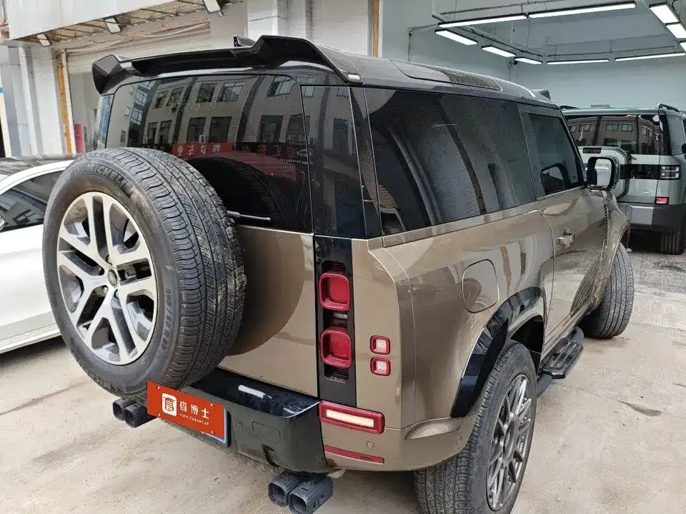 Land Rover Defender — фото 9