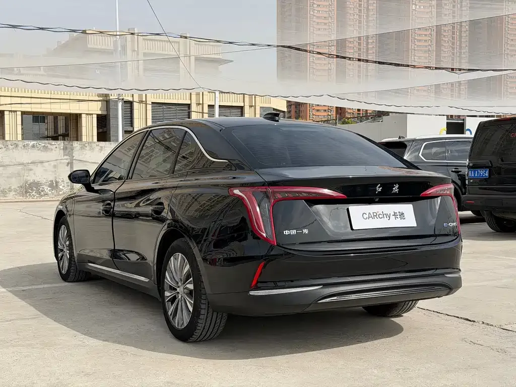 Hongqi E-QM5 — фото 6