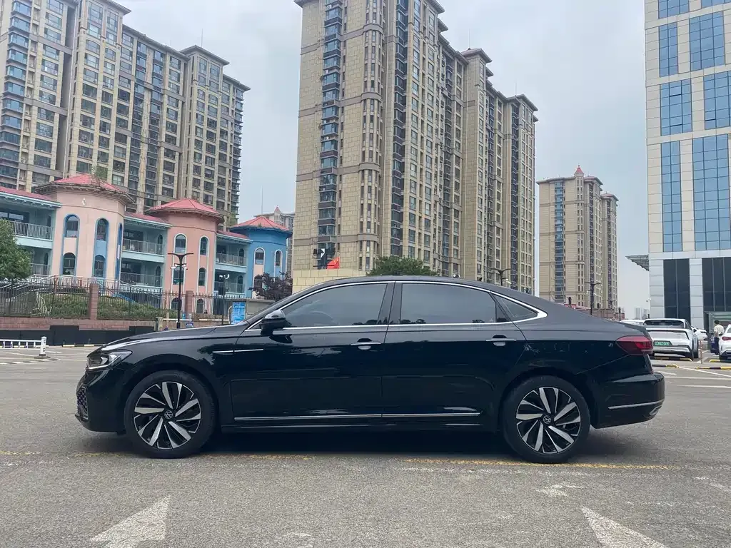 Volkswagen Passat — фото 7