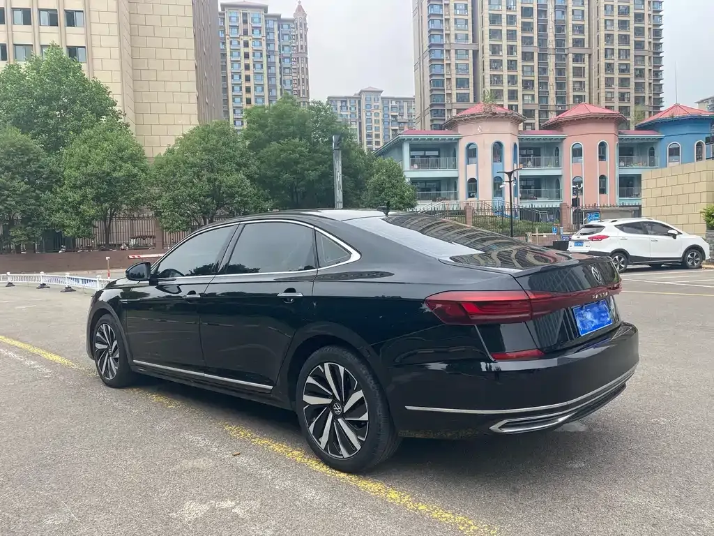 Volkswagen Passat — фото 8