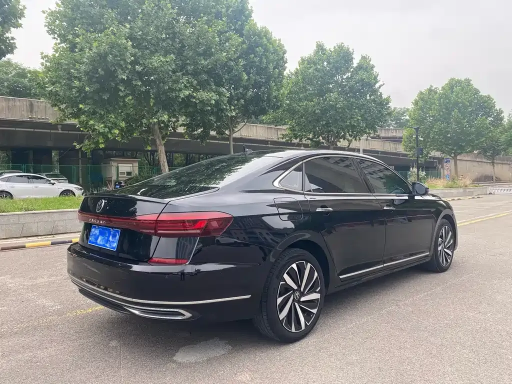 Volkswagen Passat — фото 9