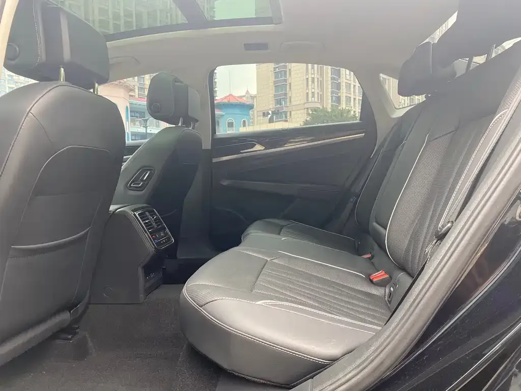 Volkswagen Passat — фото 3