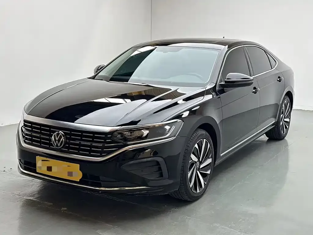 Volkswagen Passat — фото 1
