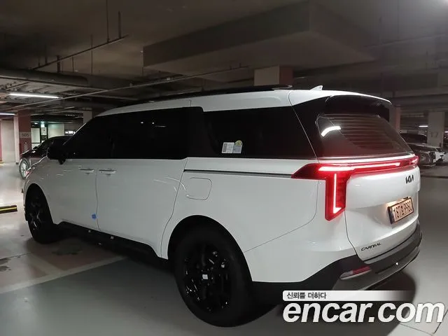 Kia Carnival — фото 10