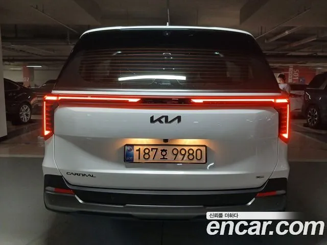 Kia Carnival — фото 5
