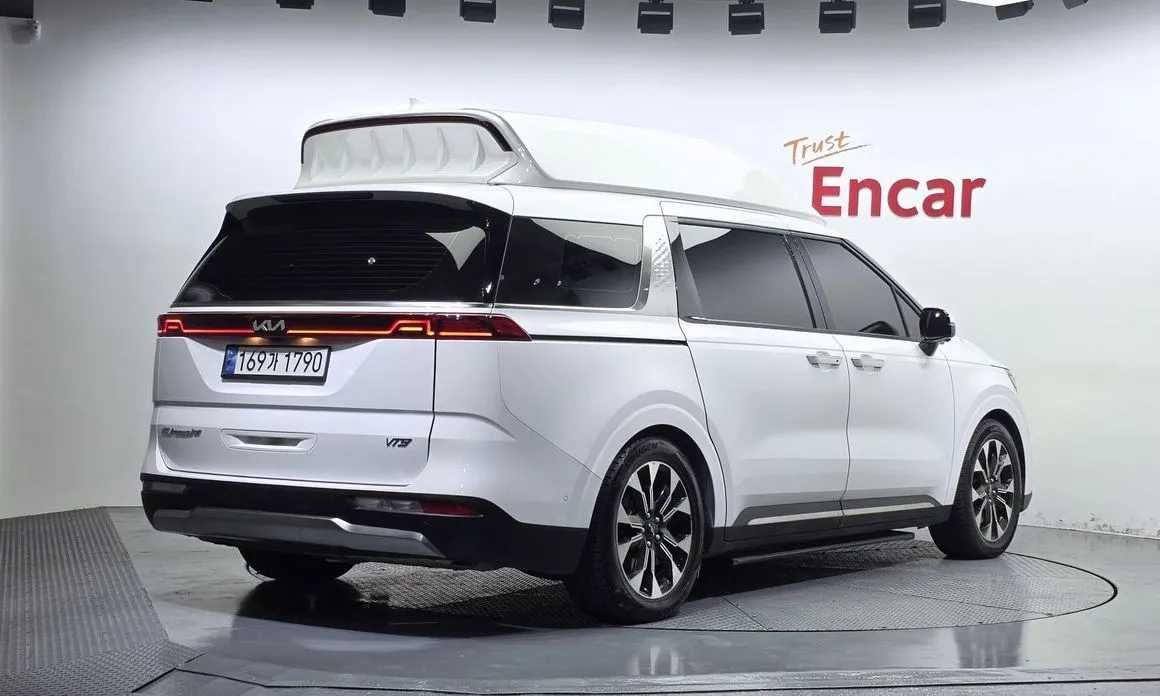 Kia Carnival — фото 10