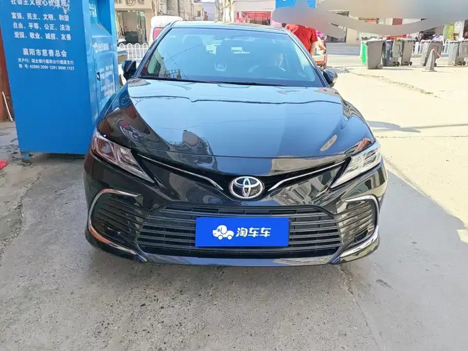 Toyota Camry — фото 5