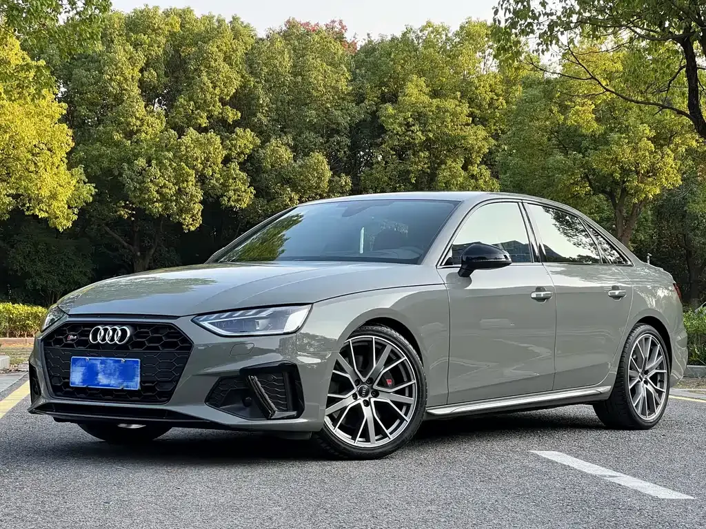 Audi S4 — фото 1
