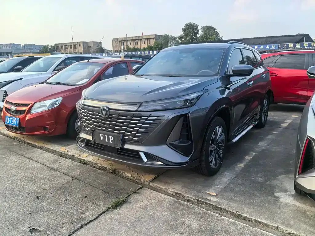 Changan CS75 PLUS — фото 1