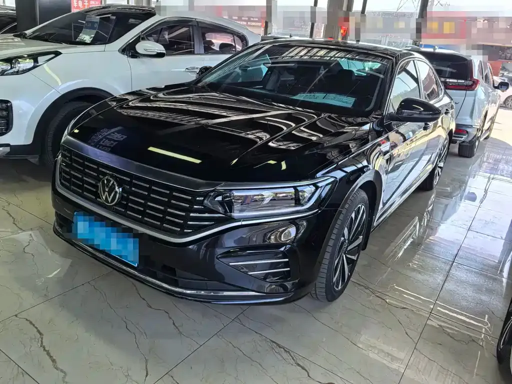 Volkswagen Passat — фото 1