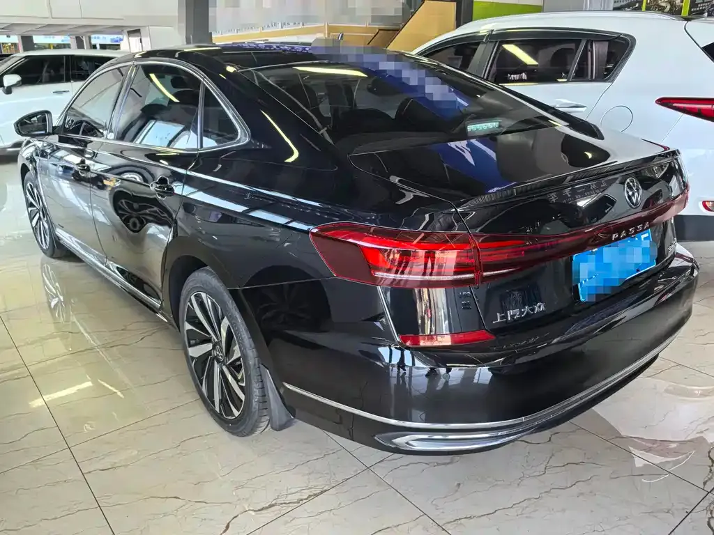 Volkswagen Passat — фото 6
