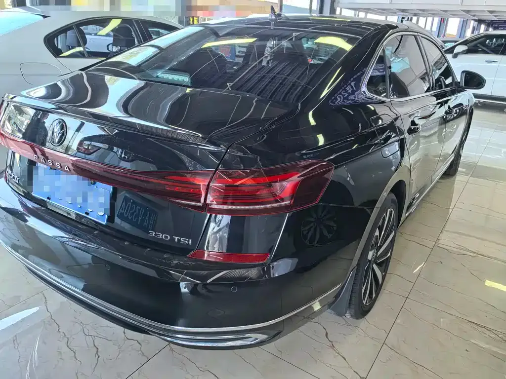 Volkswagen Passat — фото 7