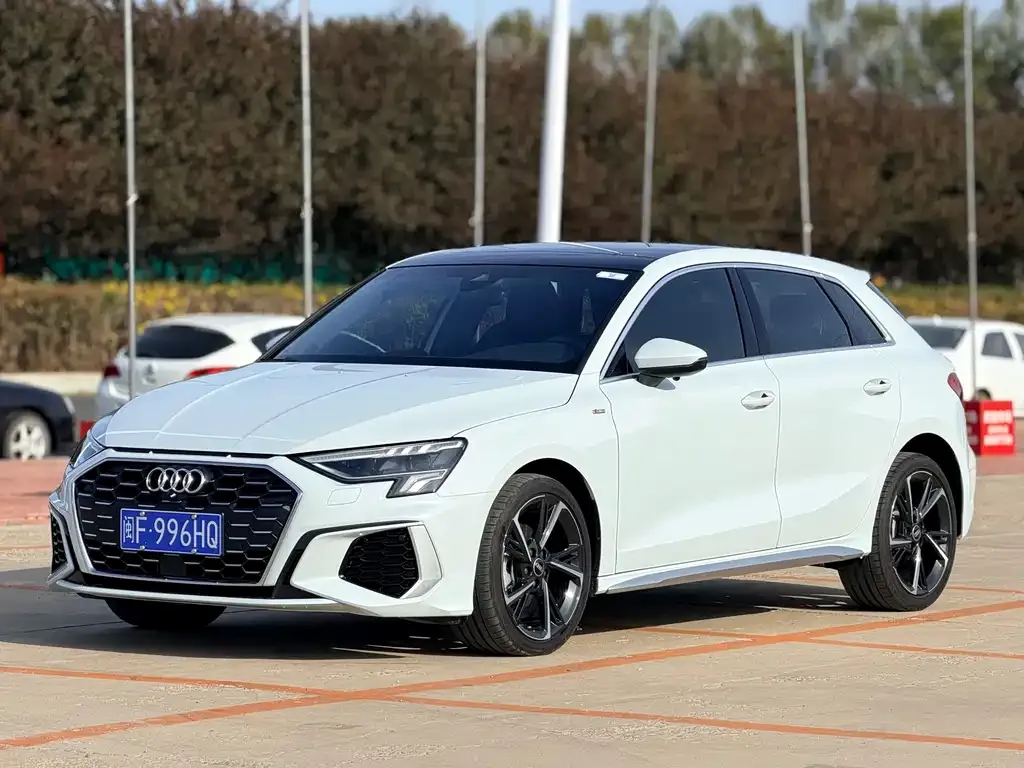 Audi A3 — фото 1